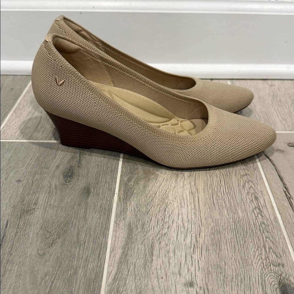 VIVAIA Tamia Wedge Women's Round Toe Comfortable Wedge Heels - Cream Color - Picture 3 of 7